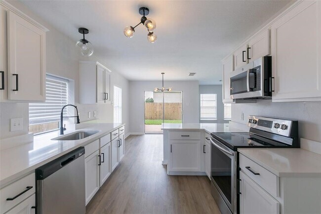 Photo - 16711 Hollow Ridge Dr