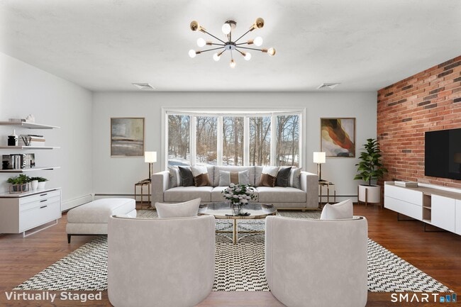 Photo - 153 Fillow St