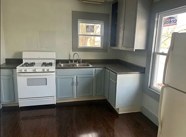 Photo - 404 Exchange Ave