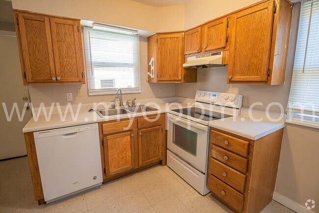 Building Photo - Recently Updated House | Old Towne Bellevue