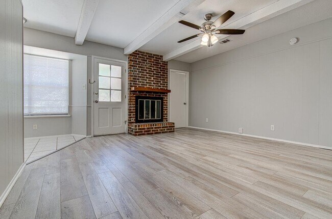 Photo - 1102 Alden Dr