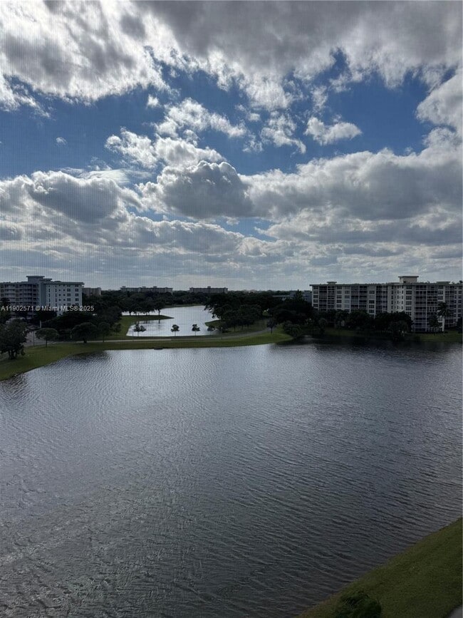 Building Photo - 3095 N Course Dr Unit 811