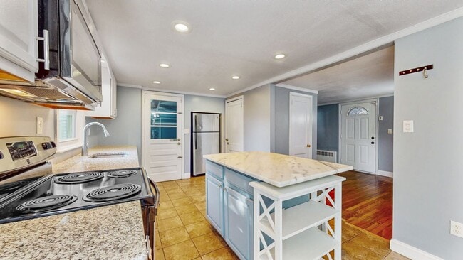 Photo - 72 Woodycrest Dr