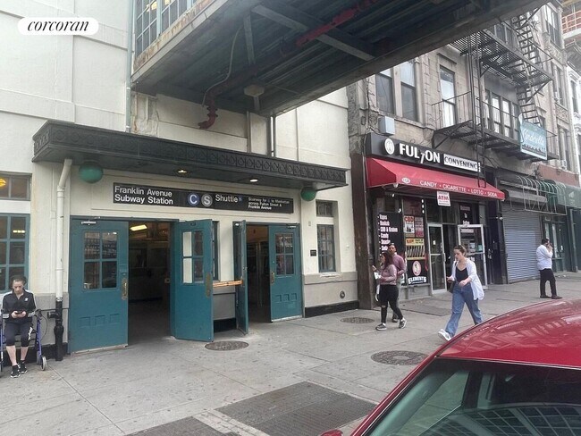 Photo - 49 Monroe St