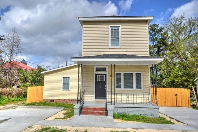 Photo - 213 Carolina St