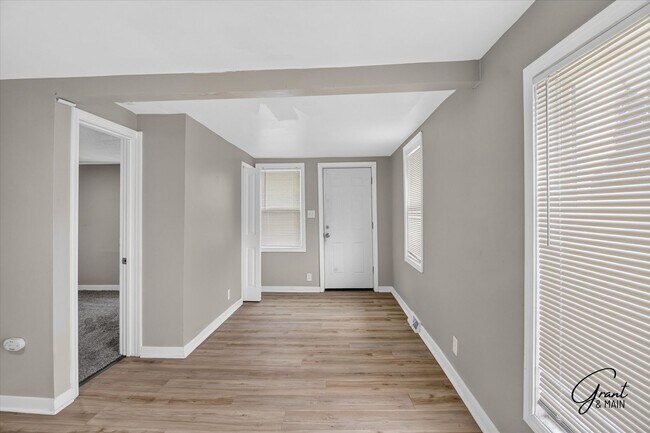 Photo - $1300 2 bedroom bungalow