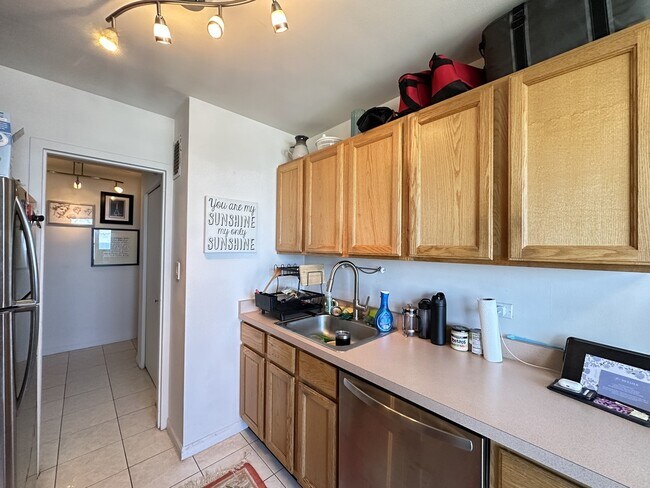 Photo - 546 W Hawthorne Pl Unit J02P