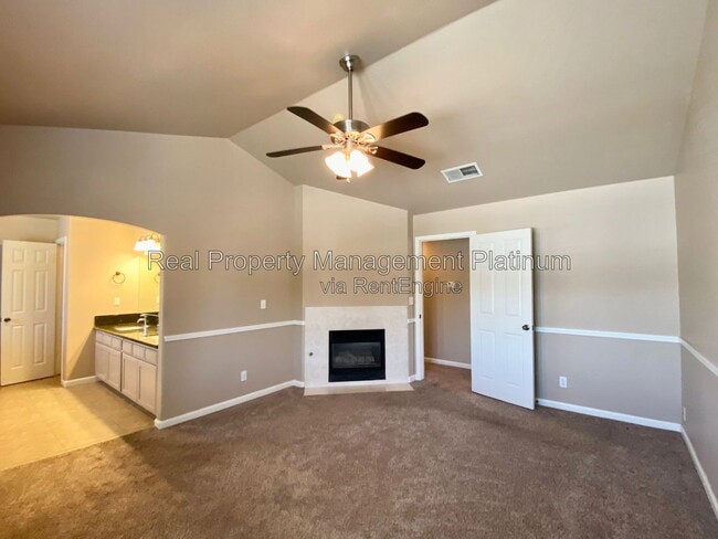 Photo - 7115 N Cecelia Ave