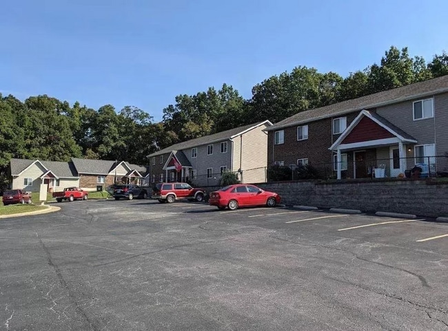 Building Photo - 613 Palisades Dr Unit 613