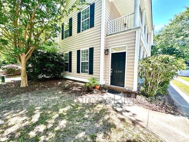 Building Photo - 1209 Laurel Park Trail Rental