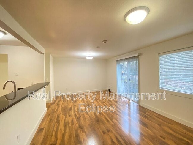 Photo - 15827 Leary Wy Unit Apt B120