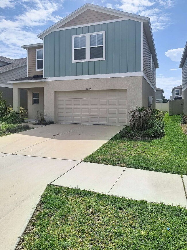 12937 Camarillo Pl