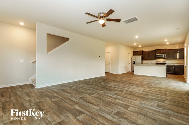 409 Zenith Blvd