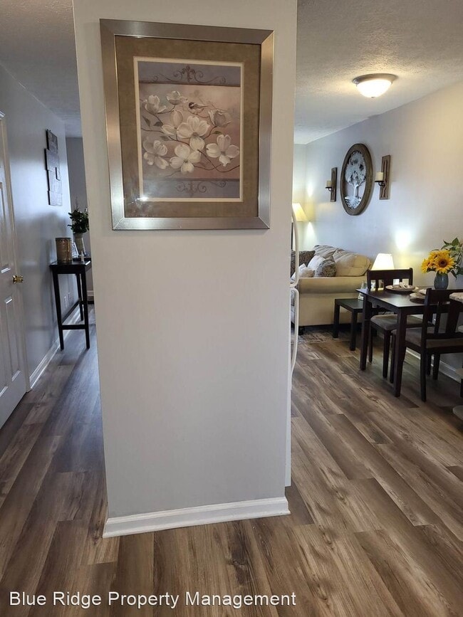 Photo - 2 br, 1.5 bath House - 104 Autumn Creek Lane