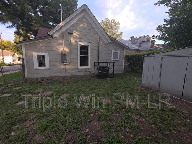 Photo - 1300 W 10th St