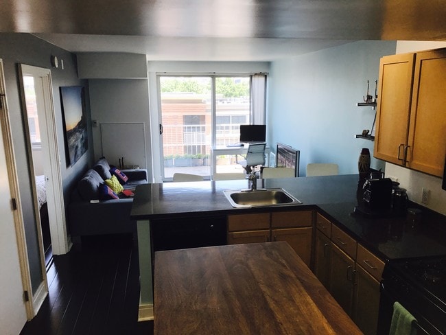 Building Photo - 800 4th St SW Unit 203