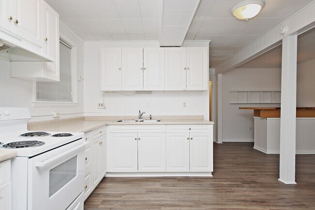 Photo - Fry's Spring Basement Apartment Unit Sunset Rd 2423 #B