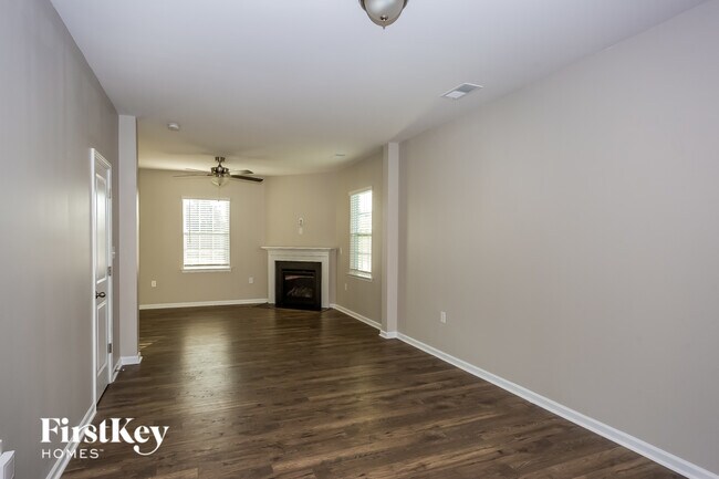 Photo - 1267 Kent Downs Ave SW