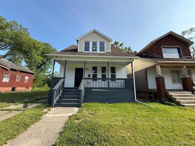 Photo - 13932 Young St House
