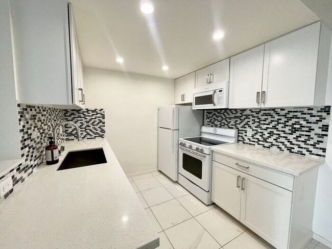 1 Bedroom / 1 Bath Condo in Mission Valley... - 1 Bedroom / 1 Bath Condo in Mission Valley...