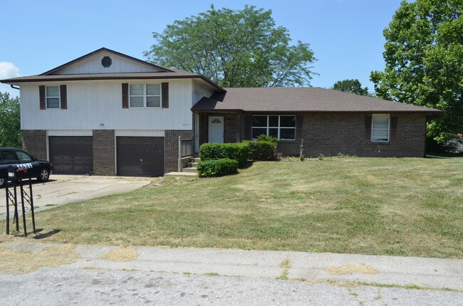 Building Photo - 4631-4633 Southampton Ct Unit 4631 Southampton Ct