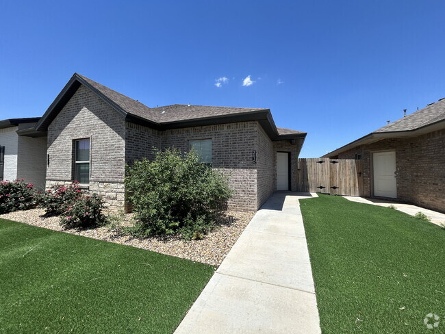 Building Photo - Beautiful 3/2 Located Directly East Of Coo... Rental