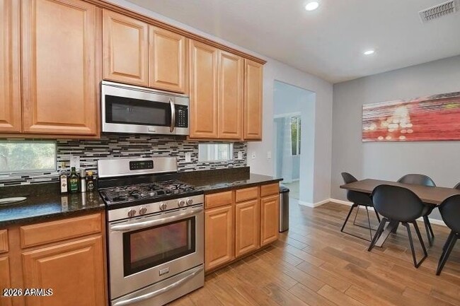 Photo - 854 E Dumbarton Ave