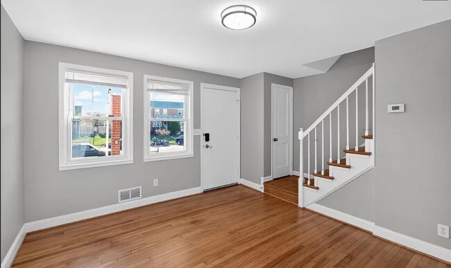 Photo - 3425 Dunran Rd