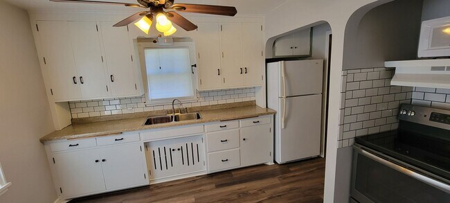 Photo - AVAILABLE  - 4 Bed 1 Bath on London Road