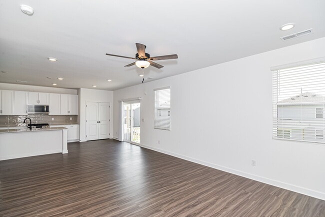 Photo - 193 E Millbrook Dr