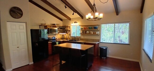 Photo - 14-600-600 Flower Rd