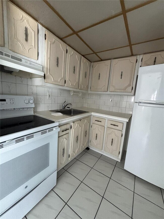 Photo - 8425 Harding Ave Unit 6