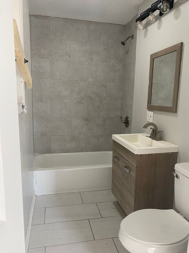 Photo - 7614 S Maryland Ave Unit 2