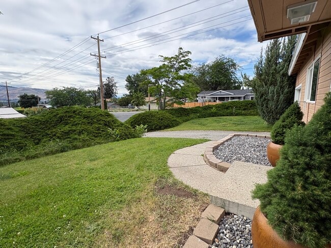 Photo - 489 N Joseph Ave