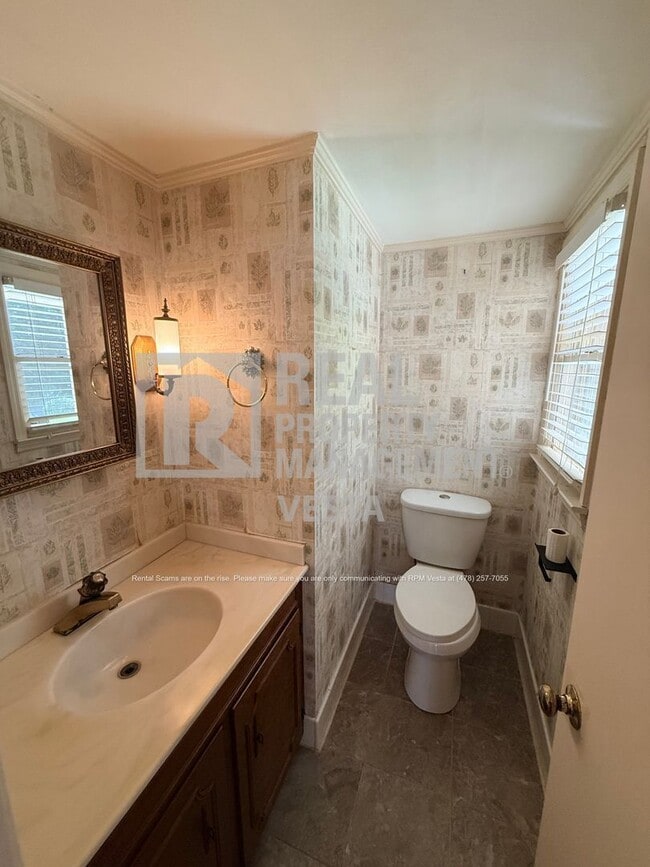 Photo - 1933 Deerwood Pl