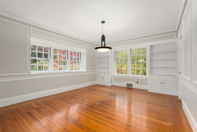 Photo - 161 Clinton Rd