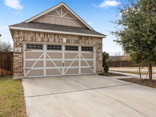 Building Photo - 805 Sand Hill Branch Dr