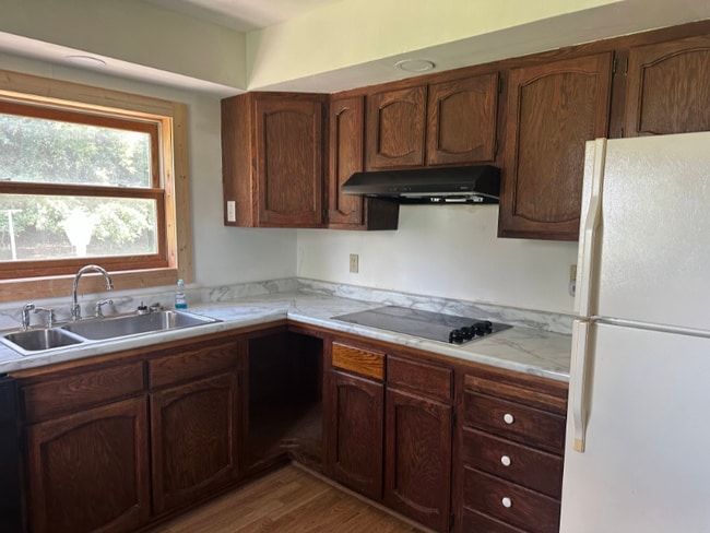 Photo - 125 County Line St