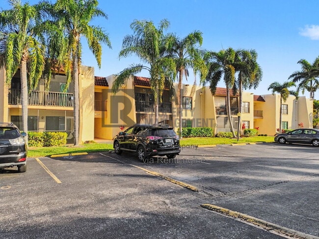 Building Photo - 12471 McGregor Blvd Unit 10 1