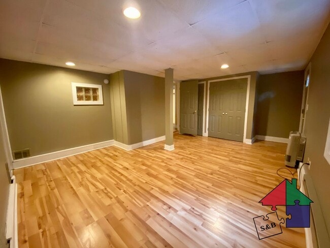 Building Photo - 18 Hubbard St Unit #3