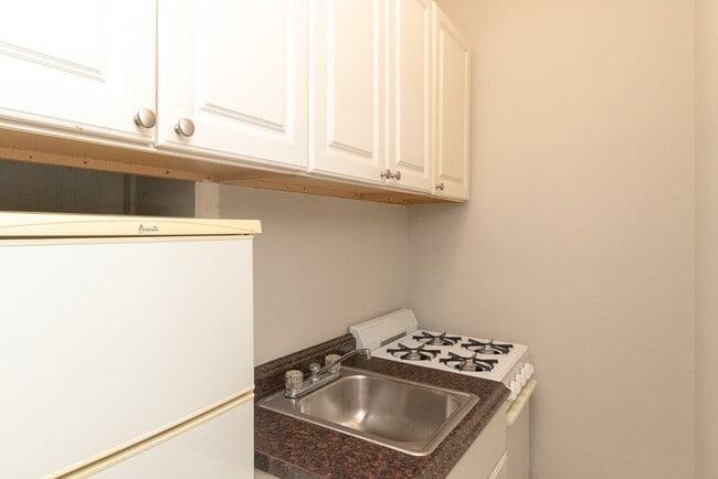 Photo - 2832 N Burling St Unidad 50