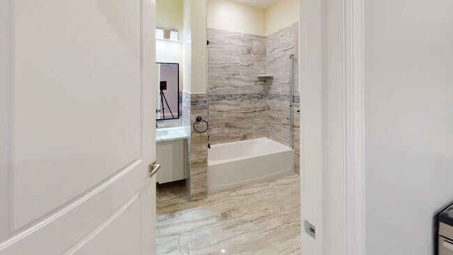 Photo - 680 Grand St Unit 412