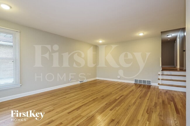 Photo - 1018 E 161st Pl