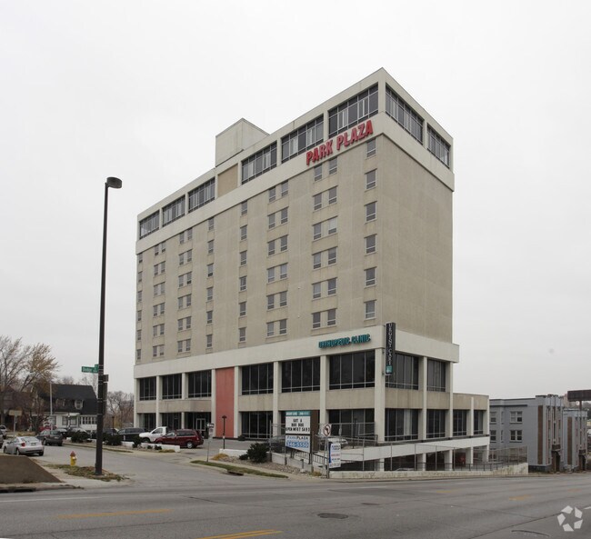 105 N 31st Ave - Park Plaza Condominiums