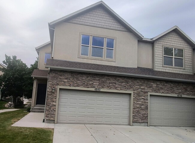Photo - 3 Bd 3.5 Bath Model Like Townhome in Riverton