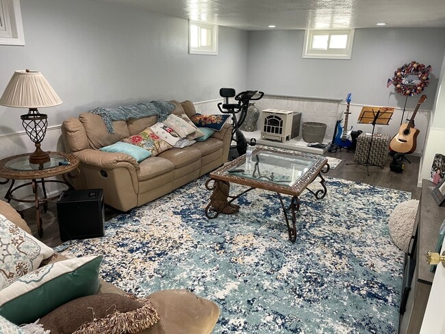 Fully furnished living room - 268 E 9000 S Unit Basement Apt
