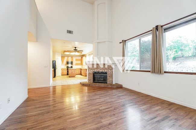 Photo - Spacious 4 Bedroom Home in Desirable Neighborhood