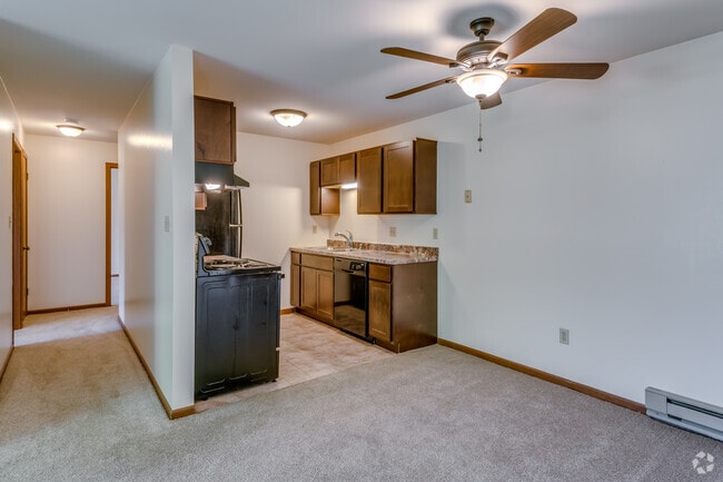 2 BR, 1 BA - 980SF