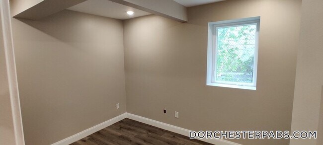 Photo - 34 Hartwell St Unit B