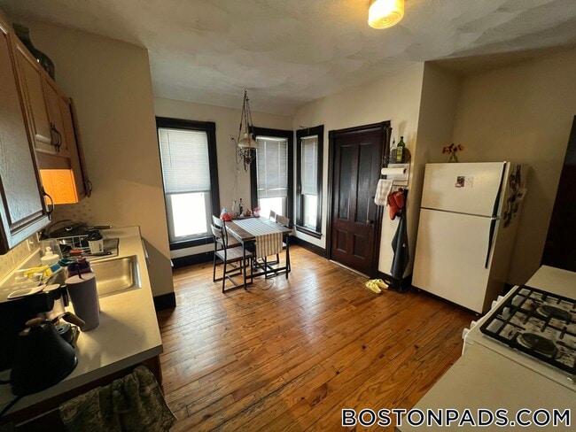 Photo - 211 Holland St Unidad 2